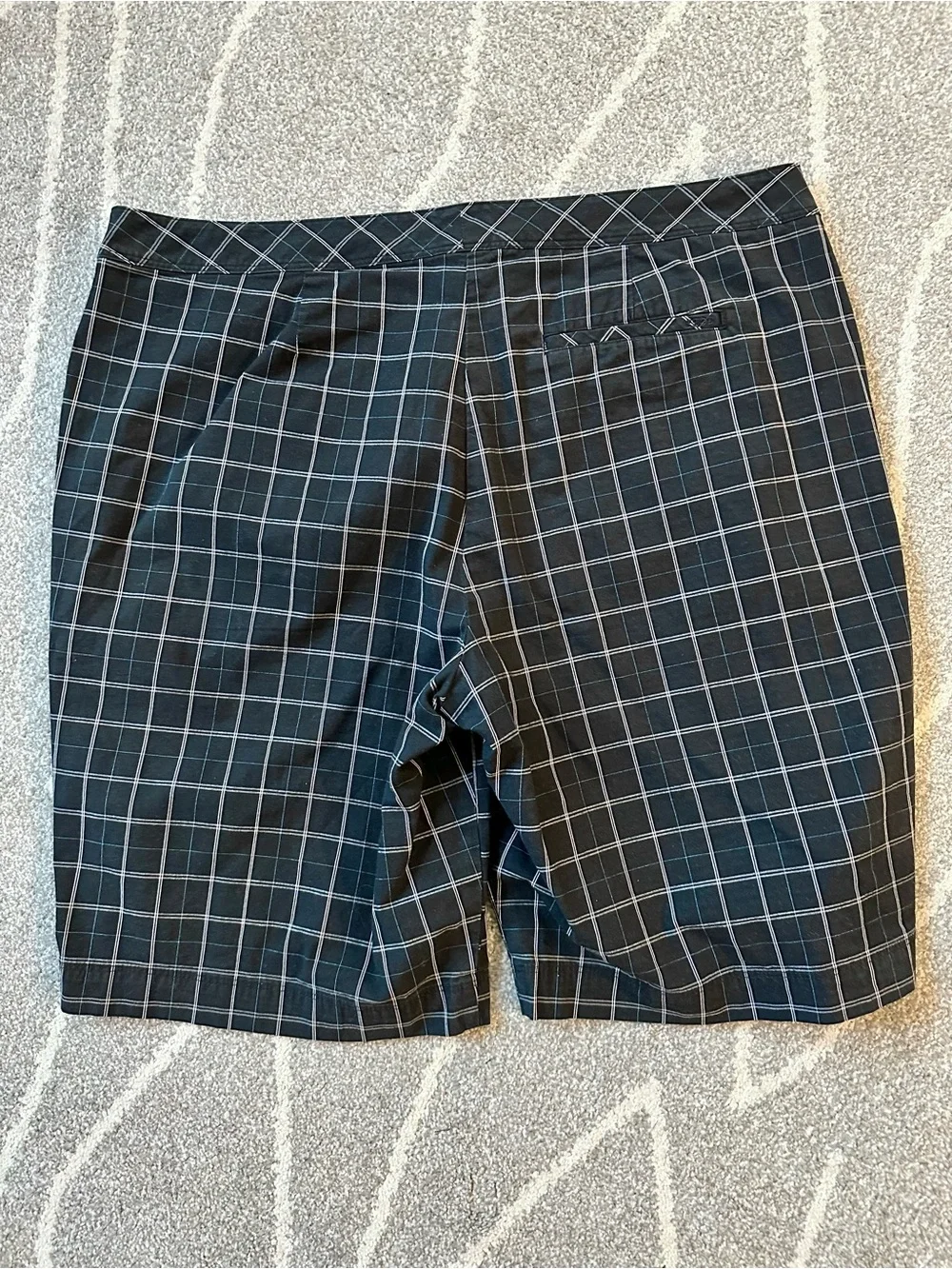 Izod Black Plaid Bermuda Golf Shorts